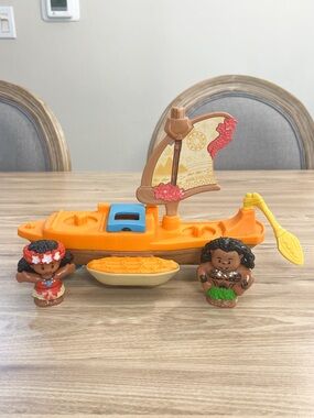 Fisher-Price Little People Disney Moana & Maui's Canoe set